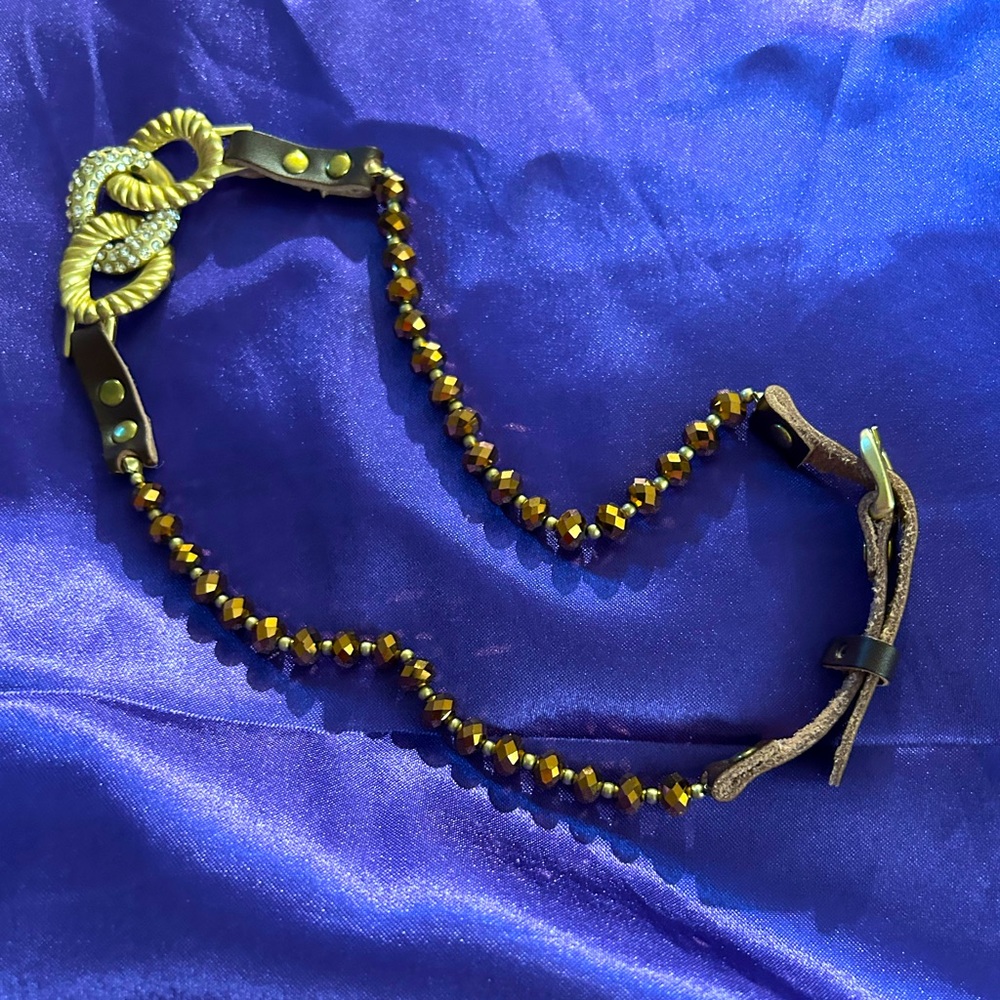 💜CLEARANCE 2/5 Unbranded Necklace? With pleather straps and beads.
